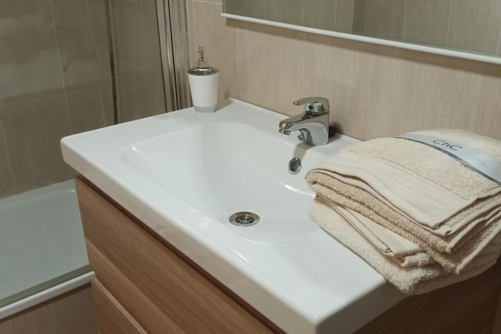 Atico En Paiporta Con 2 Grandes Terrazas Apartment บาเลนเซีย ภายนอก รูปภาพ